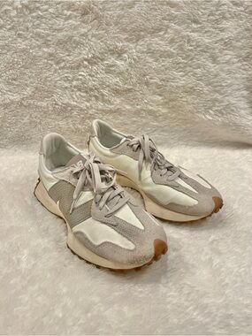 New Balance 327 Sneakers Unisex Men’s 8.5/Women’s 10 in color Moonbean/Driftwood